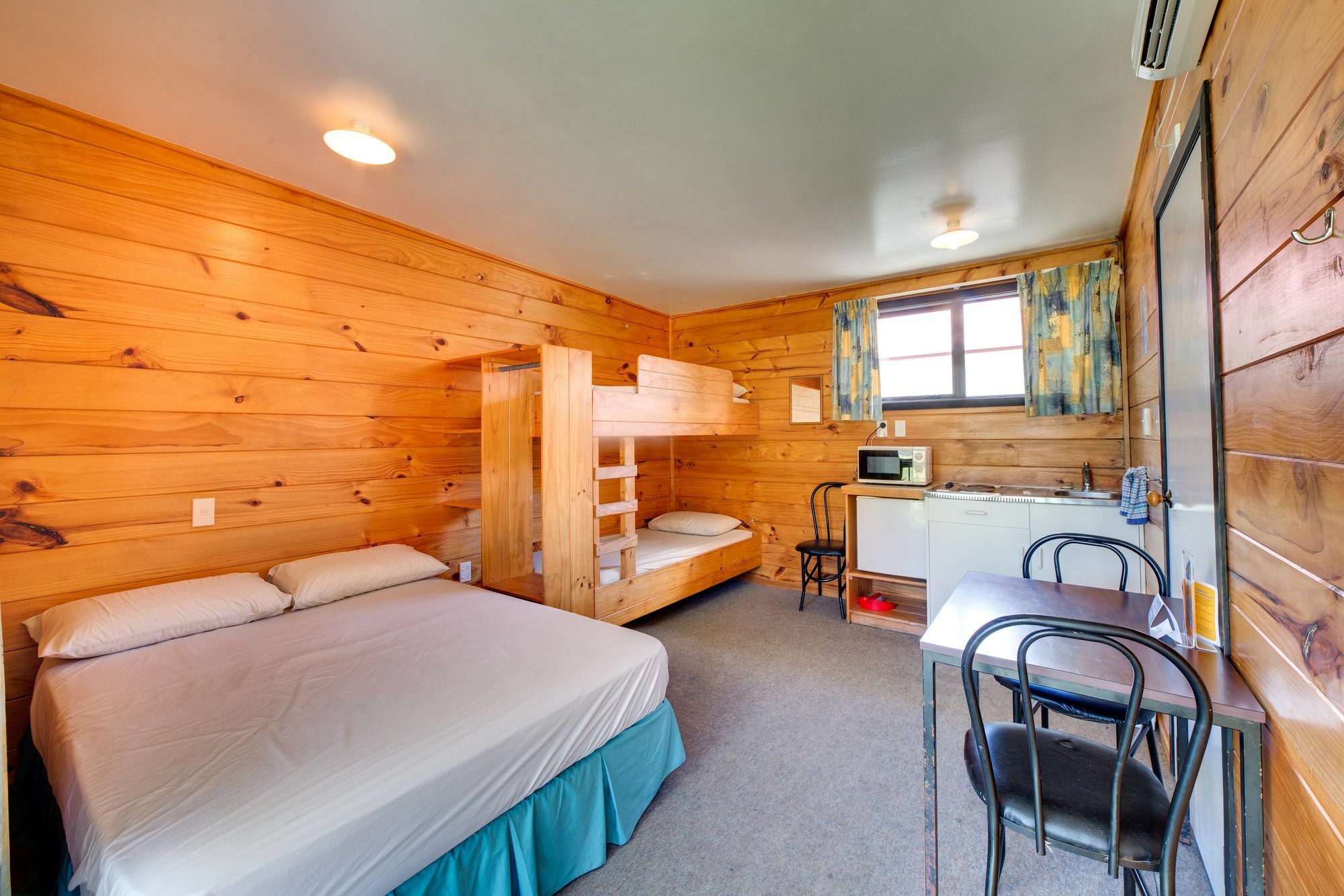 Wellington Top 10 Holiday Park Лоуэр-Хатт Экстерьер фото