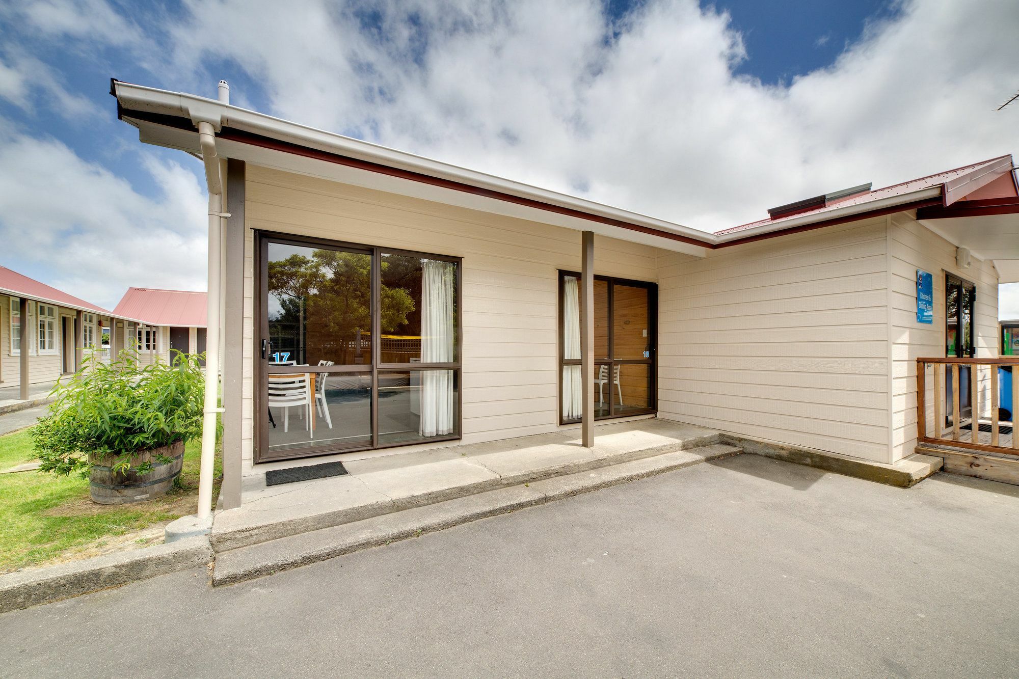 Wellington Top 10 Holiday Park Лоуэр-Хатт Экстерьер фото