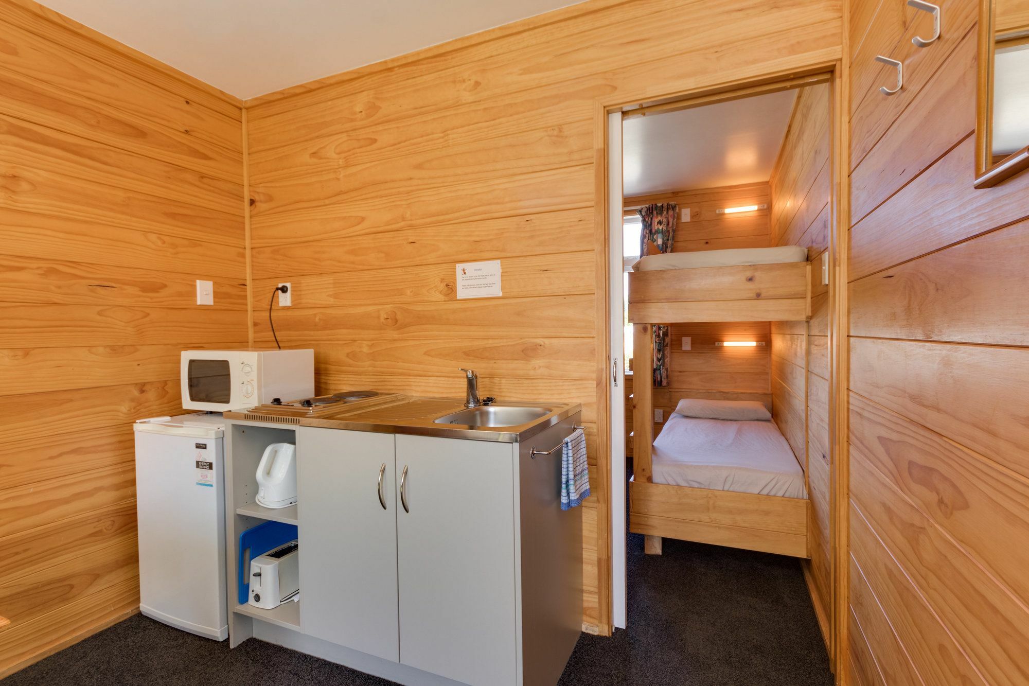 Wellington Top 10 Holiday Park Лоуэр-Хатт Экстерьер фото