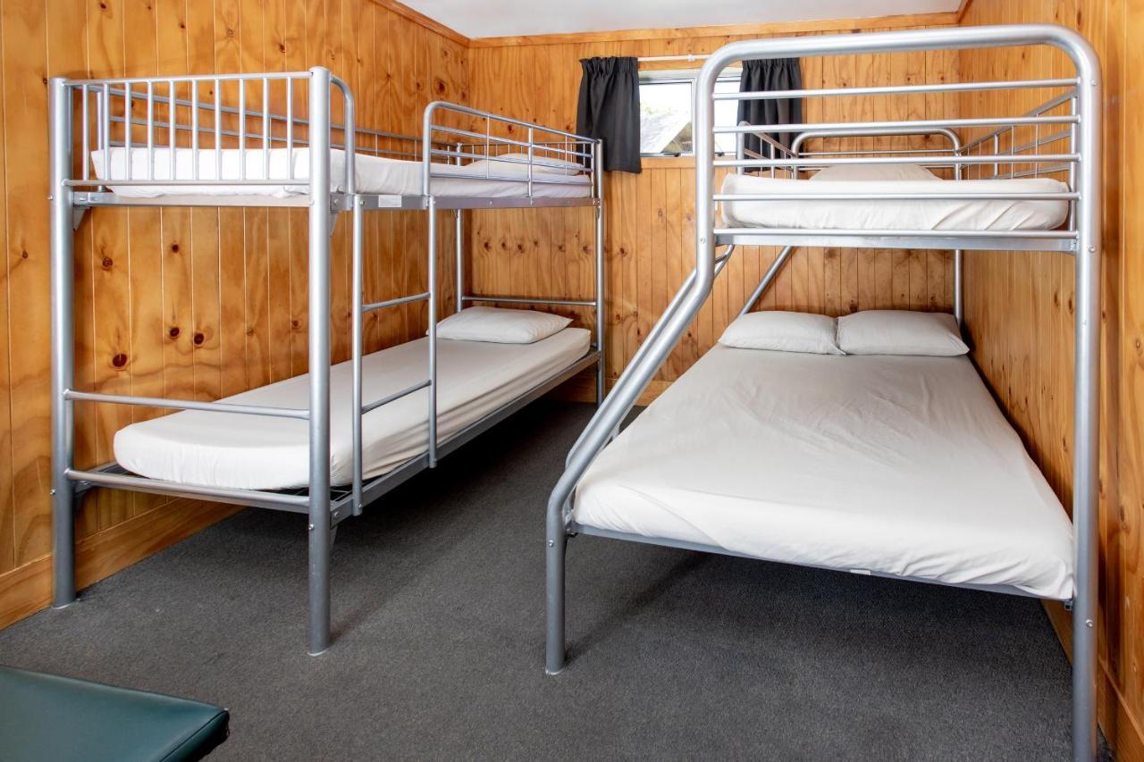 Wellington Top 10 Holiday Park Лоуэр-Хатт Экстерьер фото